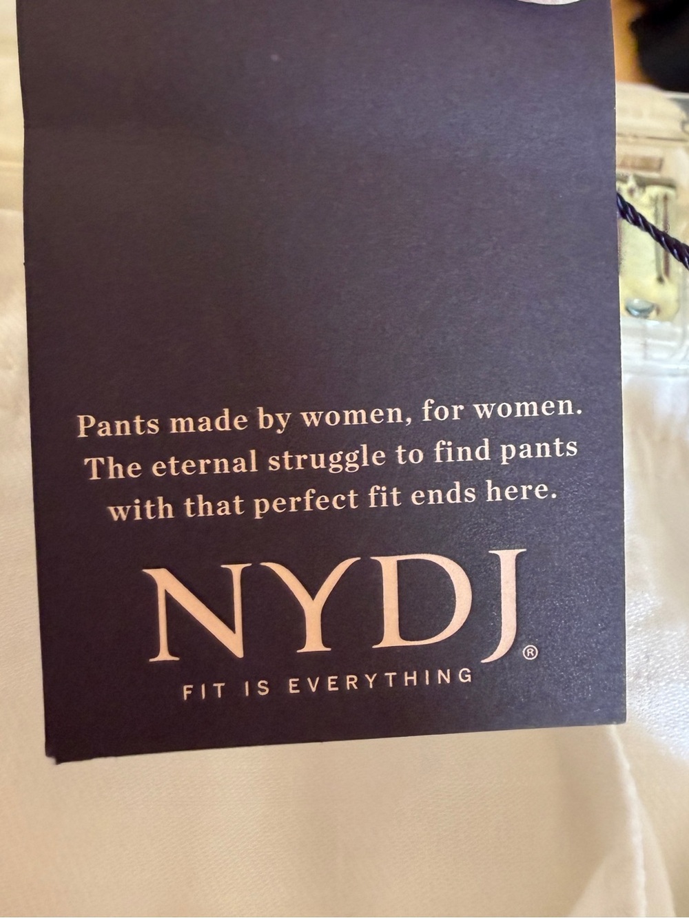 NYDJ White Linen-Blend Flat Front Women’s Shorts - Picture 6 of 7